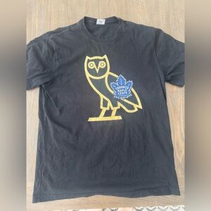 Black T-Shirt with Gold Owl and Blue Leaf Design size men SMALL